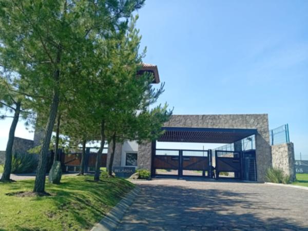 TERRENO RESIDENCIAL EN VENTA | ESQUINA, DOBLE FRENTE Y FRENTE AL PARQUE