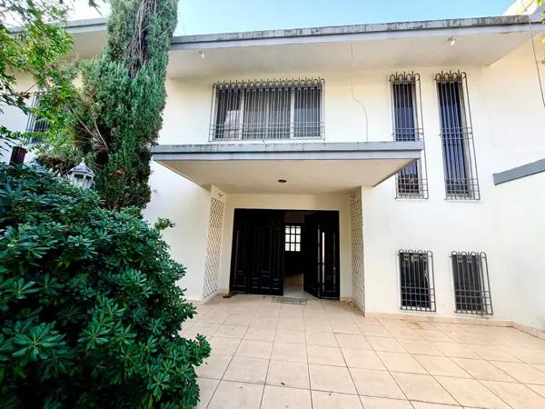 Amplia Casa a Remodelar en Del Paseo Residencial