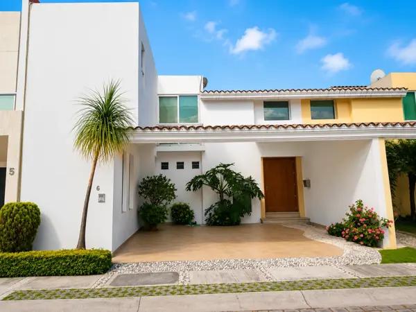 CASA EN VENTA | Fracc. Alta Vista, Lateral Periférico, junto a Lomas de Angelópolis