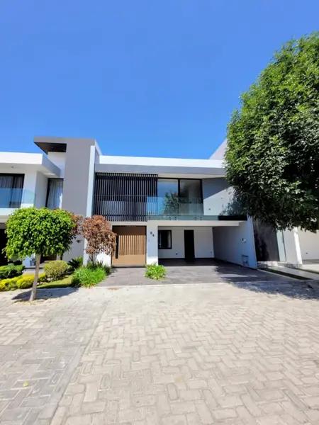 Casa en venta en Lomas de Angelopolis, en Parque Foresta, frente al nuevo chedrahui Select y OMADA Casa en venta en Lomas de Angelopolis, en Parque Foresta, frente al nuevo chedrahui Select y OMADA