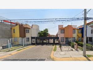 Casa en venta en Rinconada San Felipe II, Coacalco de Berriozábal, México