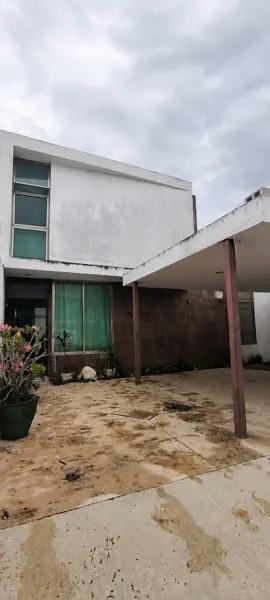 Casa en Venta en Real Montejo, Mérida: Espaciosa Residencia Habitacional