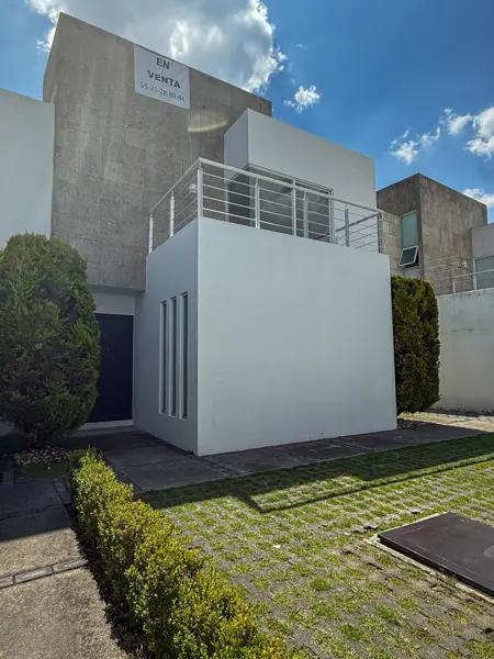 Vive Frente a la Laguna en Foresta Dream Lagoons – Casa en Venta Metepec