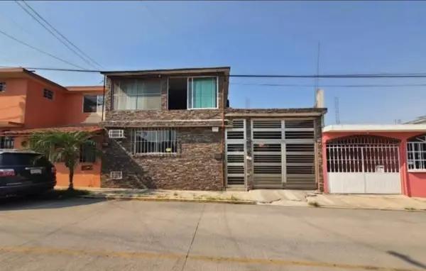 CASA EN VENTA (Col.  Bugambilias )