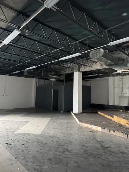 EN RENTA LOCAL COMERCIAL EN PLAZA ANTALYA GUADALUPE
