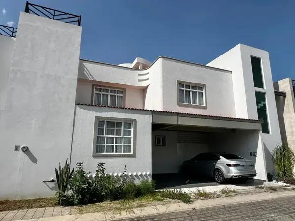 Casa en venta en Cholula, por el Club de Golf la Huerta y Mercado de Xixitla
