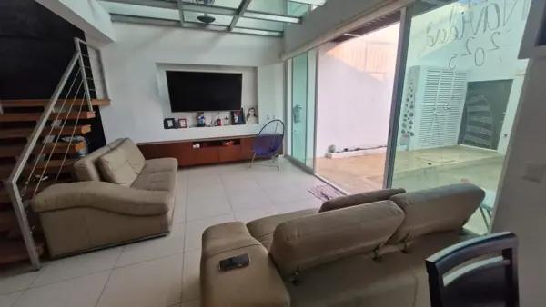Hermosa casa en venta con hermosa vista al mar por Palomares en el puerto de Acapulco