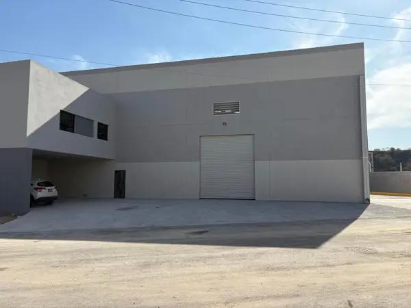 Nave industrial en renta en Santa Catarina