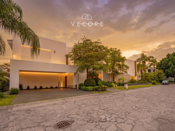 RESIDENCIA DE LUJO EN VENTA EN VALLE REAL, ZAPOPAN, JALISCO