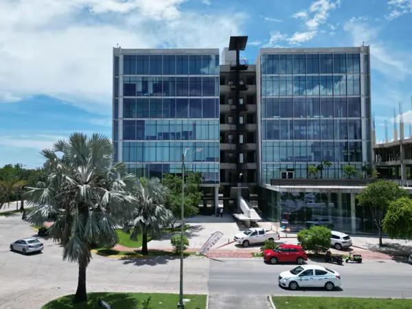 VENTA OFICINA 40M2 EQUIPADA FRENTE A STARBUCKS PLAYA DEL CARMEN PLAZA AMERICAS