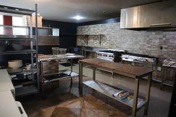 Renta Local Comercial adecuado y con equipo listo para restaurante o cafeteria playa del carmen centro
