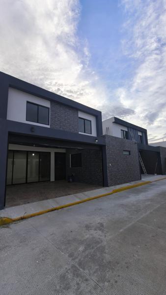 Casa en venta ubicada col Graciano Sánchez boca del Río