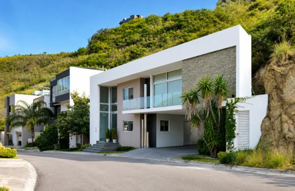 RENTA CASA AMUEBLADA | LAGOS DEL VERGEL | PRIVADA LERMA