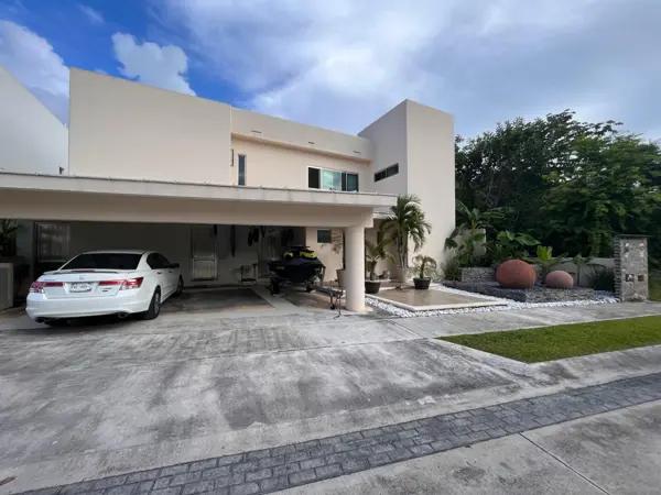 Casa en Venta en Residencial Villa Magna, Quintana Roo Casa en Venta en Residencial Villa Magna, Quintana Roo