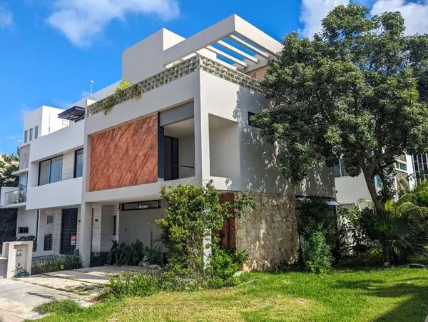Venta y Renta de Bodega 21 Frente a Conin