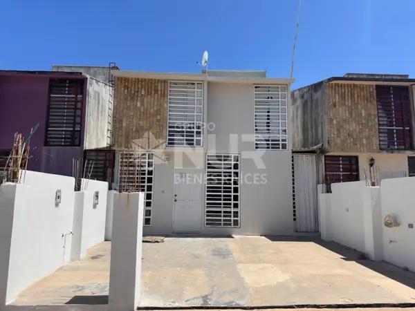 CASA EN VENTA FRACC.  LA HUERTA
