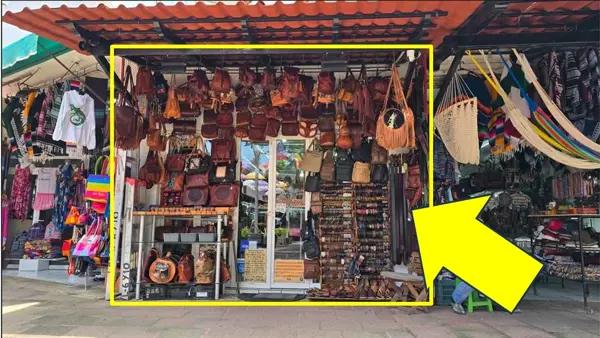 Local y mercancia en venta sobre Malecon de Puerto Vallarta