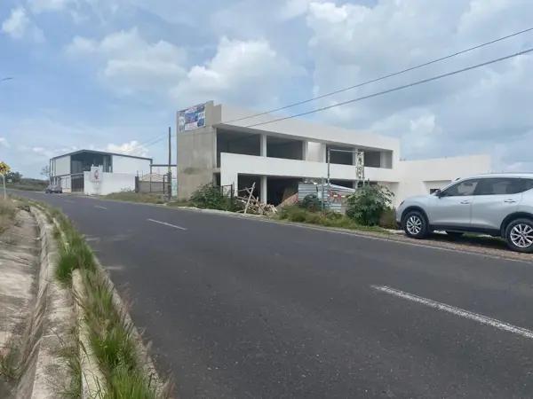 TERRENO USO MIXTO, CERCA ESTACIÓN TREN MÉXICO-QUERÉTARO