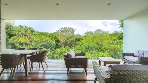 PENTHOUSE 3 REC PLAYACAR | ROOFTOP · ALBERCA DE SAL | VISTAS A LA SELVA Y HOYO 18 | IKAL LIVING