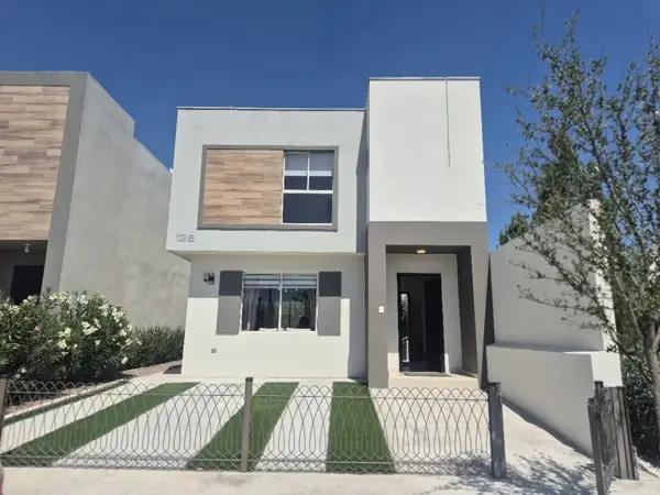 Estrena Casa en Venta, en sector privado poniente.