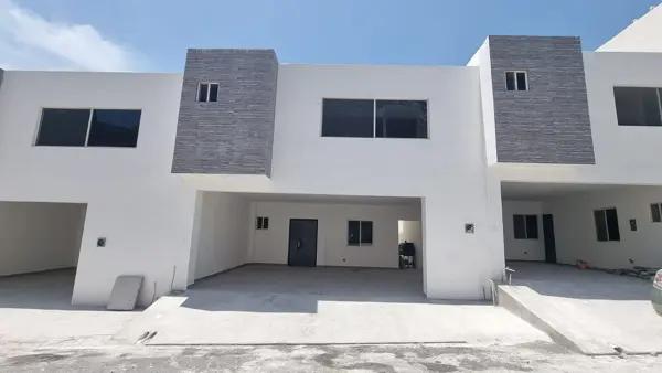 Casa en venta en Cumbres del Valle, Santa María, Monterrey