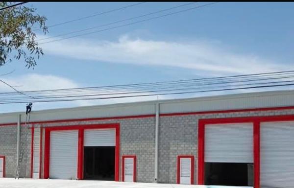 Bodega Nueva con Oficina Col. Nva. California