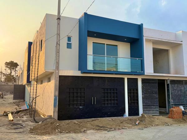 Casa en Venta en Capultitlán Centro, Toluca - Espaciosa y Moderna en Privada, $3,080,000 MXN