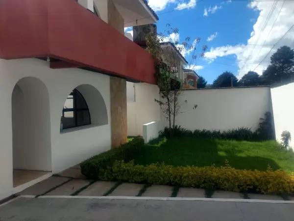 HERMOSA CASA EN REAL DEL MONTE, SAN CRISTOBAL, CHIAPAS,  CON AMPLIOS JARDINES, TRATO DIRECTO