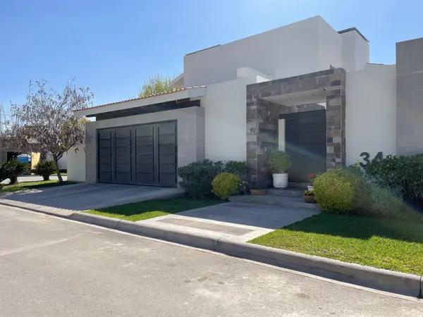 Casa en Venta en Las Villas, Torreón: Espacio, Comodidad y Amenidades Casa en Venta en Las Villas, Torreón: Espacio, Comodidad y Amenidades