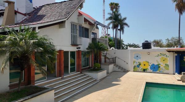 Casa en Renta Lomas de Cortés: Exclusiva Residencia con 800 m² de Jardín y Alberca Casa en Renta Lomas de Cortés: Exclusiva Residencia con 800 m² de Jardín y Alberca