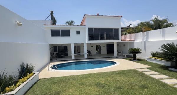 Casa en Renta en Vista Hermosa, Cuernavaca | Zona Dorada, Alberca, Seguridad 24/7 y Bungalows
