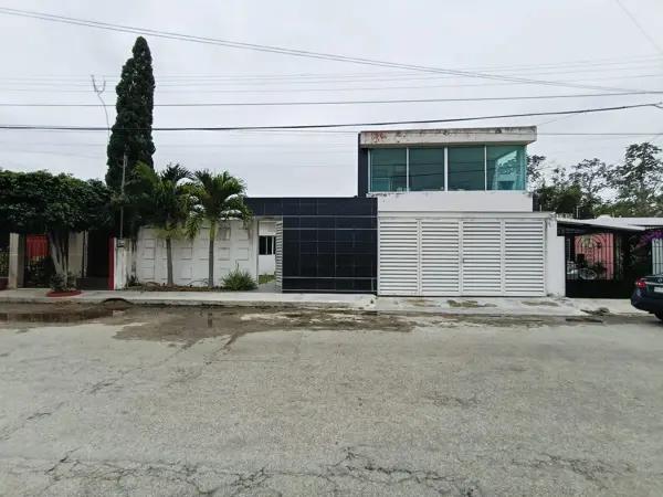 ?? Casa Elegante con Alberca y Departamento Independiente en García Ginerés ! ?? Casa Elegante con Alberca y Departamento Independiente en García Ginerés !