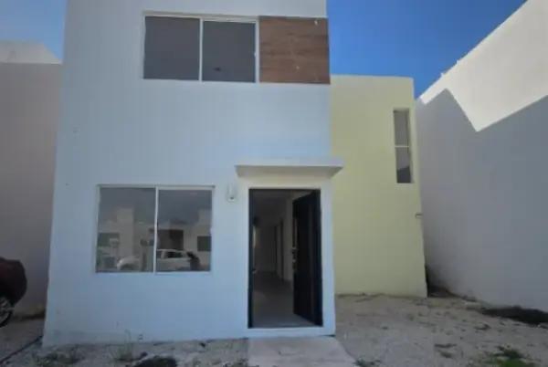 CASA DE ENTREGA INMEDIATA EN CALLE 69, LAS PALMAS, KANASIN, YUCATAN