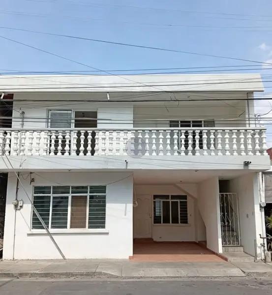 Casa en venta Col. Urdiales, Monterrey