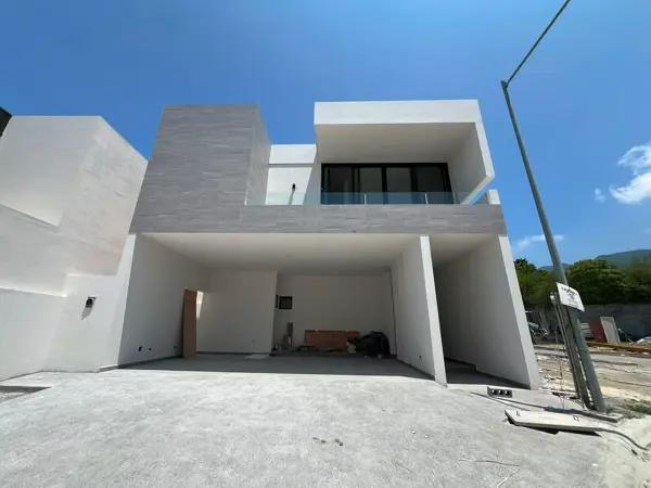 CASA EN VENTA ZONA EL URO CARRETERA NACIONAL MONTERREY CASA EN VENTA ZONA EL URO CARRETERA NACIONAL MONTERREY