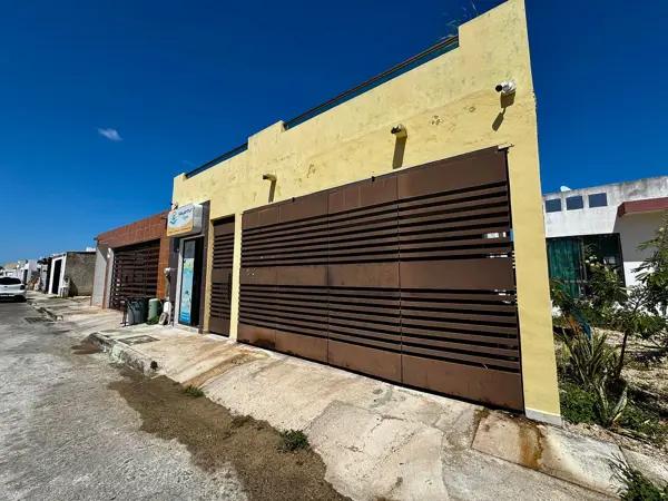 Casa en Venta con Local Comercial en los Héroes, Mérida, Yucatán