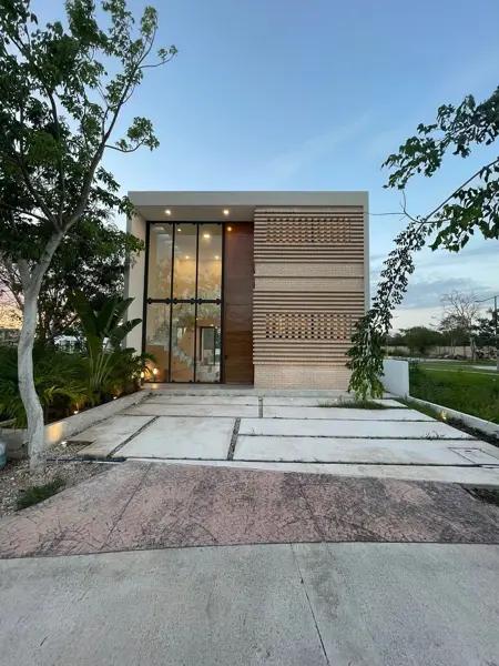 En Venta Casa en Altozano, Mérida, Yucatán I Con vista al lago En Venta Casa en Altozano, Mérida, Yucatán I Con vista al lago