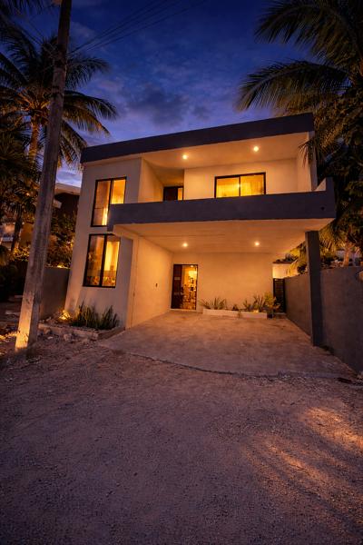 CASA A UNA CALLE DEL MAR