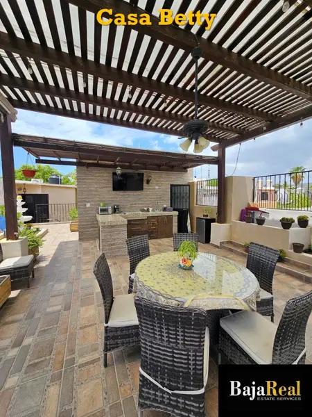 Casa en Venta en La Paz, Baja California Sur - Amplia y Cómoda