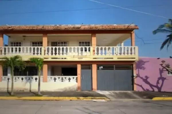 CASA DE ENTREGA INMEDIATA EN AV. COLIBRI, RESERVA TARIMOYA, VERACRUZ CASA DE ENTREGA INMEDIATA EN AV. COLIBRI, RESERVA TARIMOYA, VERACRUZ
