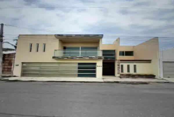 CASA DE ENTREGA INMEDIATA EN CALLE 29, DE JUNIO, COL. GRACIANO SANCHEZ ROMO, BOCA DEL RIO