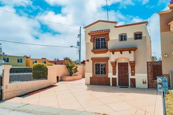 ¡Casa en renta en Urbi, Tijuana! Comodidad y Modernidad