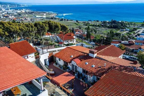 ?? Residencia con vista panorámica a la Bahía de Ensenada + 3 departamentos
