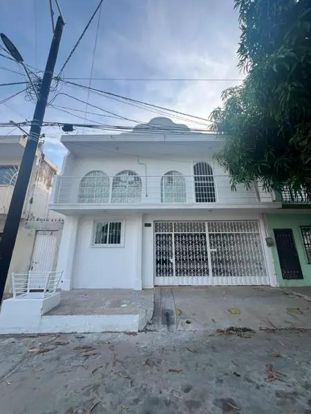 CASA AMPLIA EN RENTA – LOMAS DEL MAR.