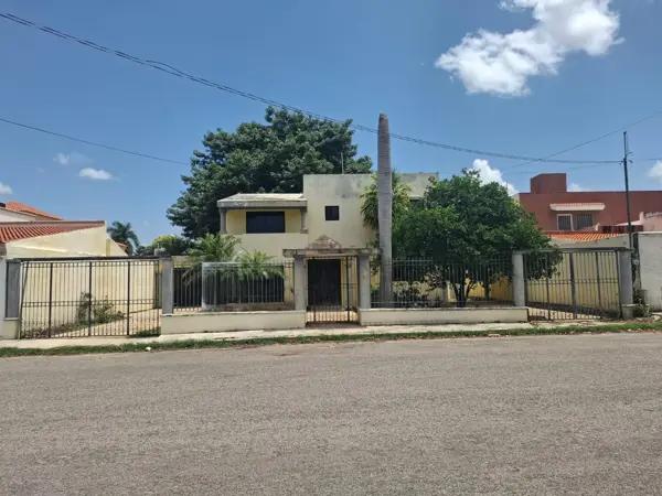 CASA EN VENTA EN SAN PEDRO CHOLUL – AMPLIOS ESPACIOS, ALBERCA Y EXCELENTE UBICACIÓN