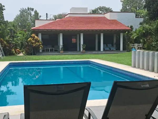 $9,000 X NOCHE CASA FIN DE SEMANA, UN NIVEL 6 RECS CON BAÑO. 
GRAN TERRAZA, ALBERCA, JARDIN.