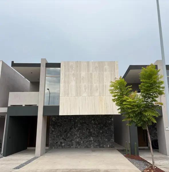 VENTA DE RESIDENCIA EN CASA DE PIEDRA