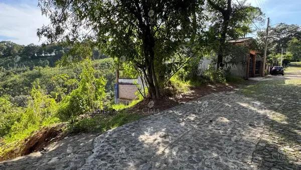 Terreno Con Hermosa Vista En Colonia del Bosque - T83