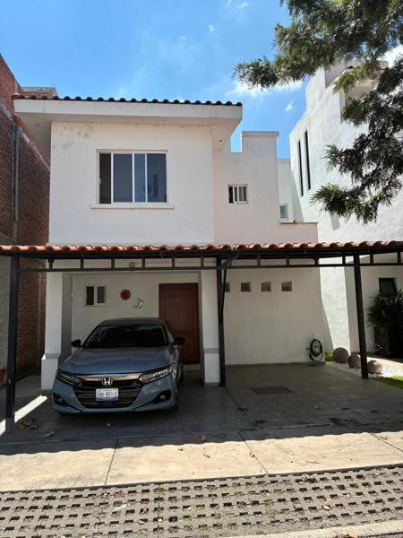 Se Renta Casa amueblada en Residencial Cibeles a 4 minutos de plaza cibeles y 5 minutos del Tec.