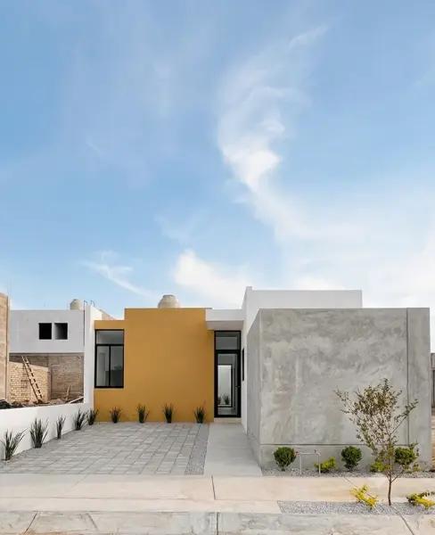 Casa en venta con jardín amplio en Comala